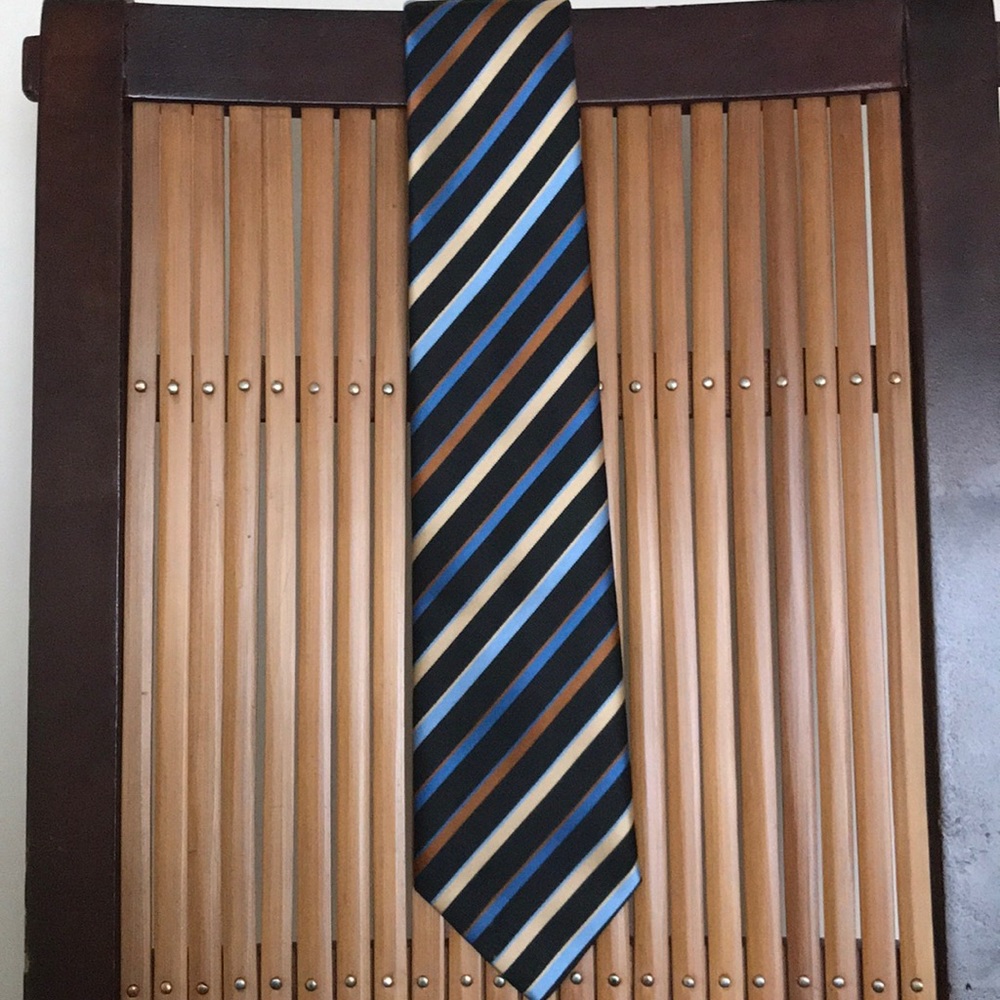 Neck tie